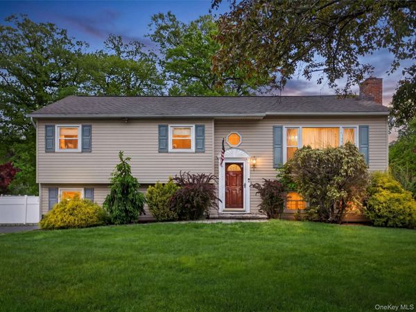 584 Babbling Brook Lane , Valley Cottage, NY 10989