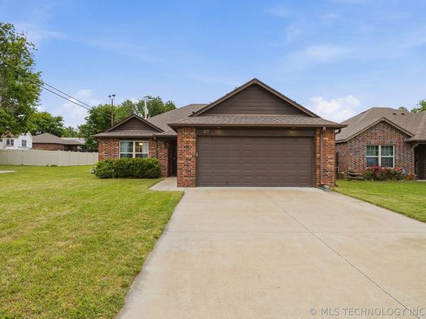 217 E Bryan Avenue , Sapulpa, OK 74066