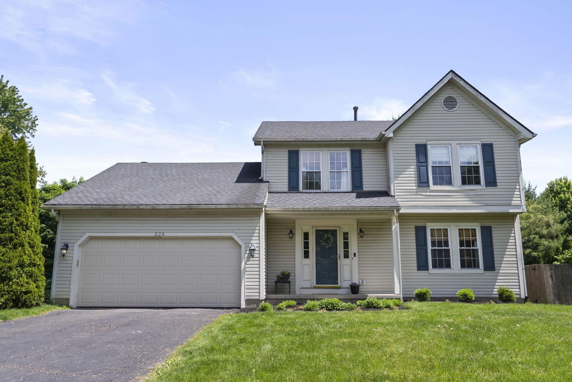 328 Meadows Boulevard, Pickerington, OH 43147 Main Photo