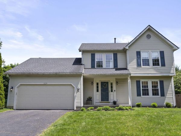 328 Meadows Boulevard, Pickerington, OH 43147