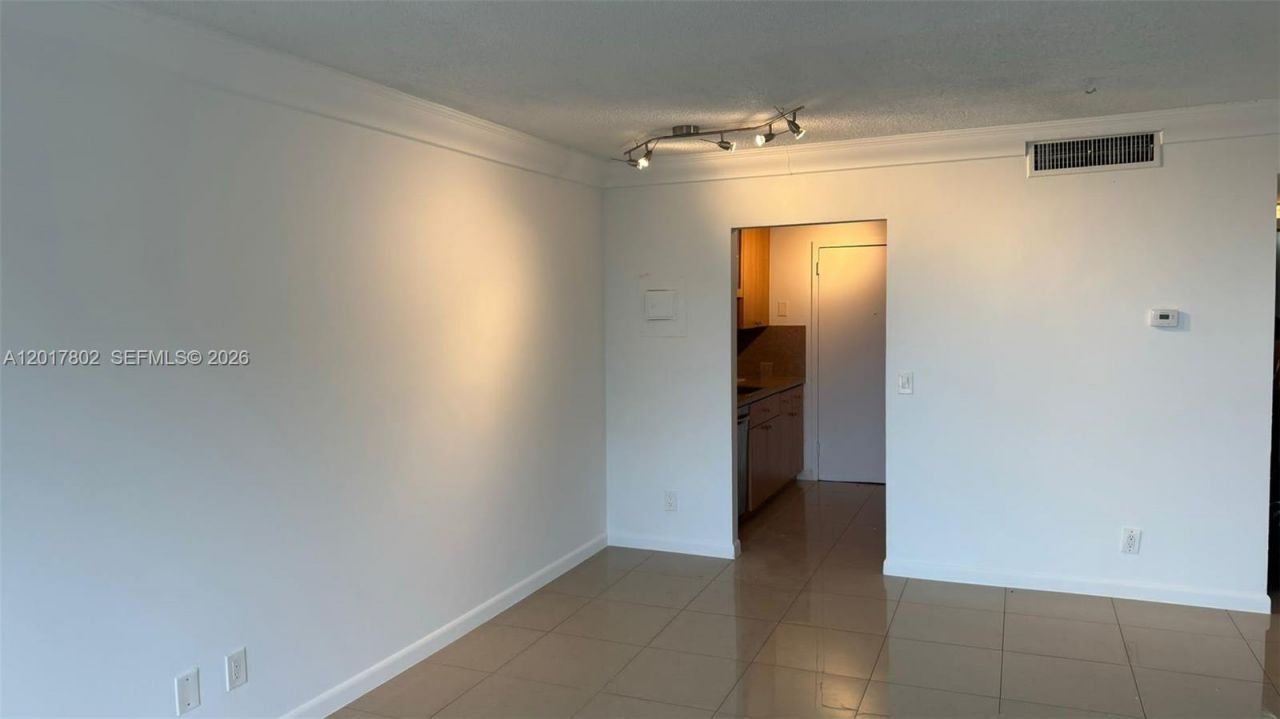 2020 NE 135th St , Unit 303, North Miami, FL 33181 Photo