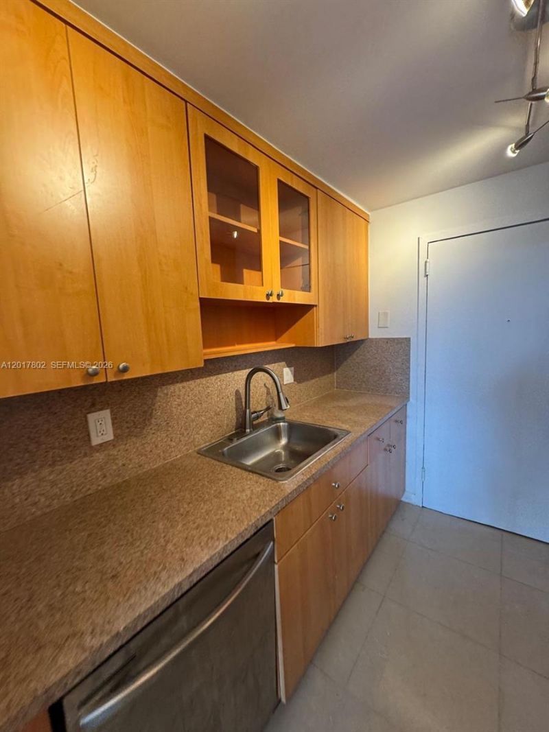 2020 NE 135th St , Unit 303, North Miami, FL 33181 Photo