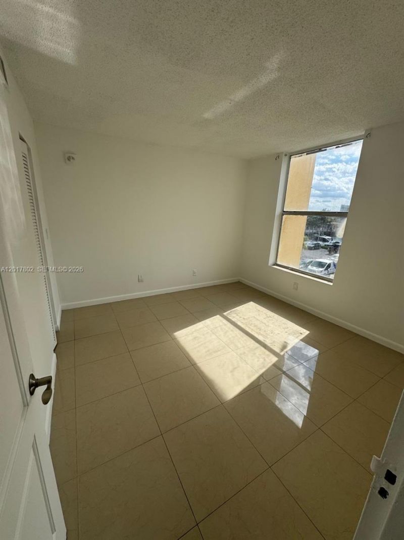 2020 NE 135th St , Unit 303, North Miami, FL 33181 Photo