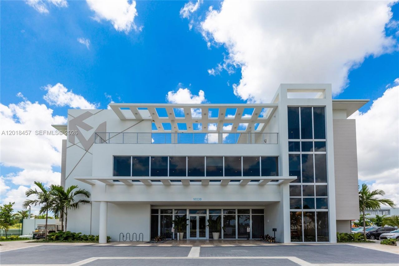 10447 NW 66th St , Doral, FL 33178 Photo