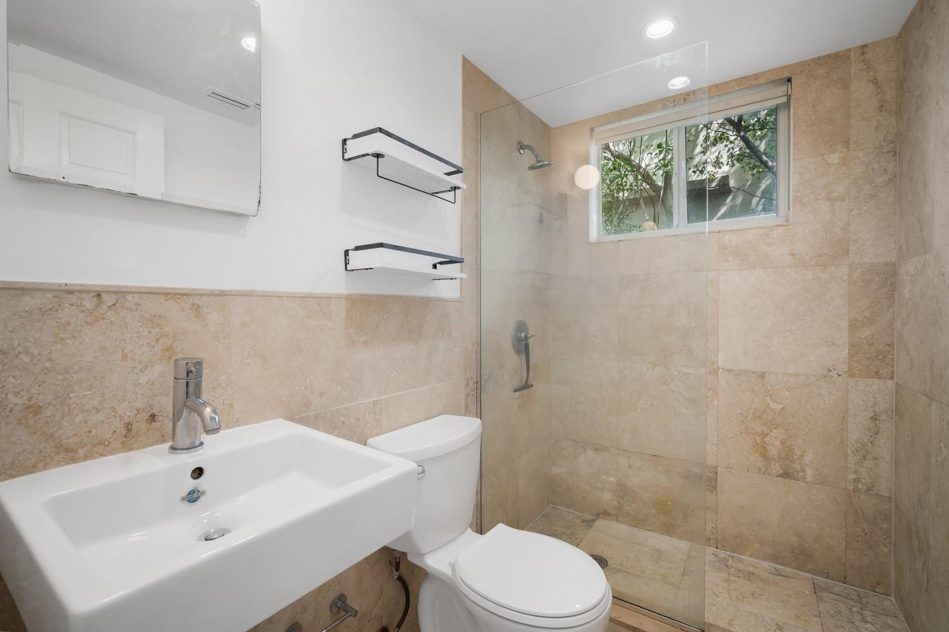 741 6th Street, Unit 204-w, Miami Beach, FL 33139 Photo