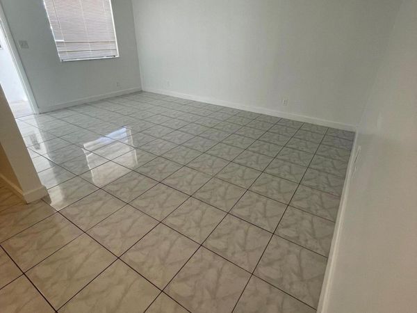 400 SE 9th Court, Unit 9, Hallandale Beach, FL 33009