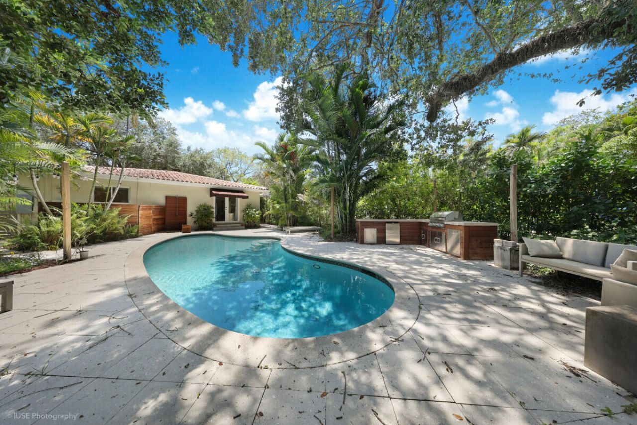 905 Sorolla Avenue, Coral Gables, FL 33134 Photo