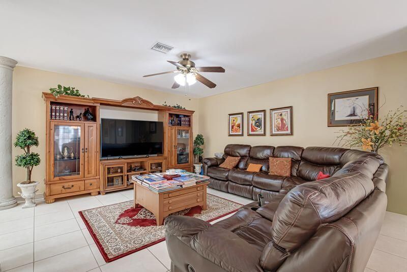 4957 SW 94th Terrace, Cooper City, FL 33328 Photo