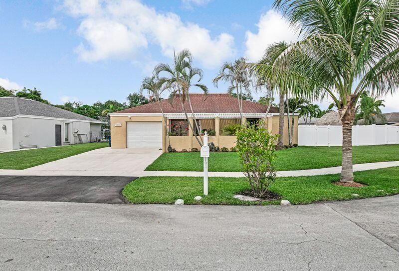 4957 SW 94th Terrace, Cooper City, FL 33328 Photo
