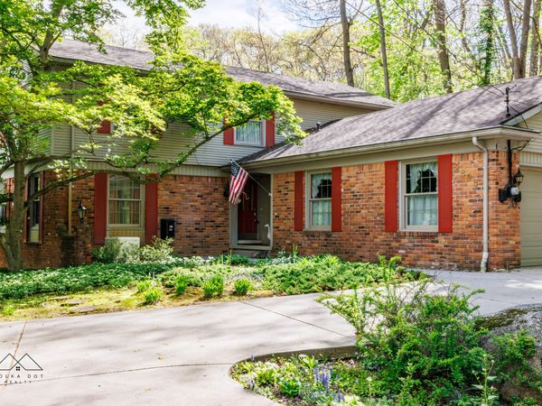 2895 Parkway Place, Hartland, MI 48353