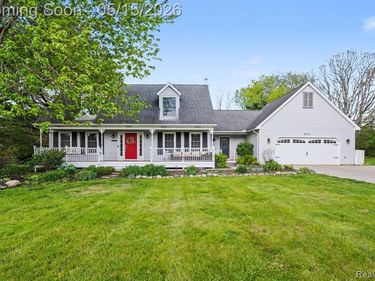 5600 Chestnut Hill Drive, Independence Twp, MI 48346