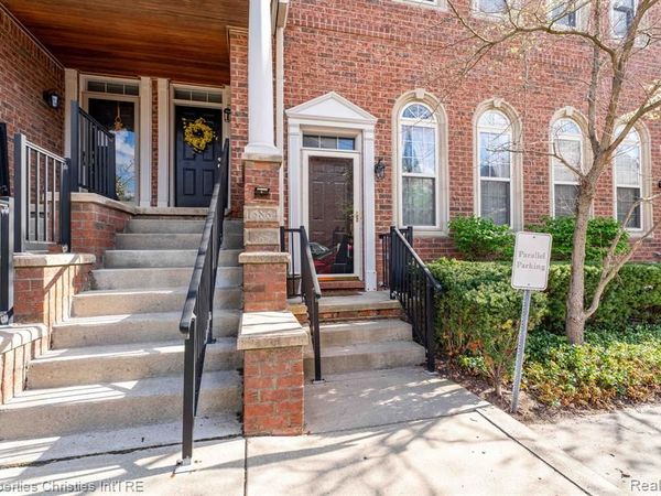 16854 Farmington Road, Livonia, MI 48154