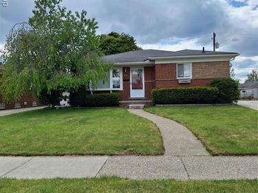 8547 Kinloch Street, Dearborn Heights, MI 48127