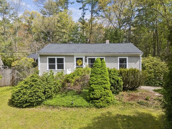 9 Mill St, Pembroke, MA 02359