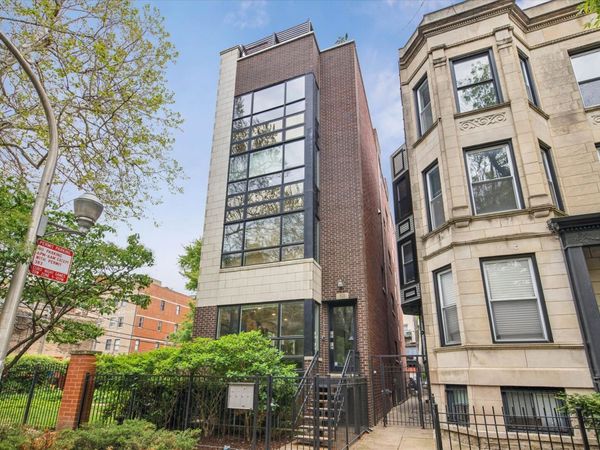 821 W Roscoe Street , Unit 1, Chicago, IL 60657