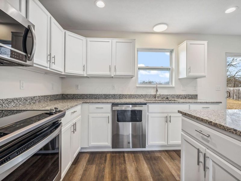 502 Heidish Drive, Commercial Point, OH 43116 Photo 6