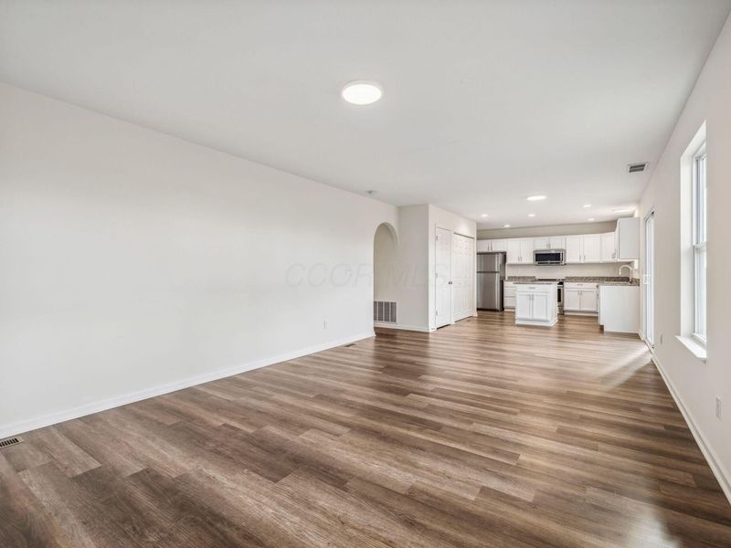 502 Heidish Drive, Commercial Point, OH 43116 Photo 9