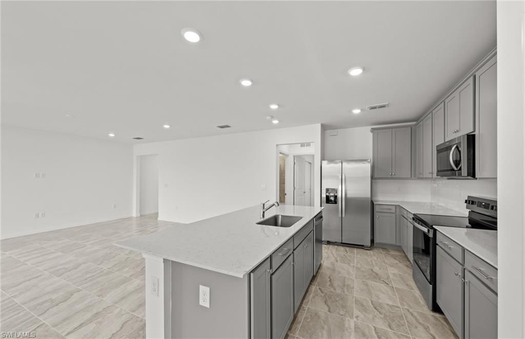 616 Oasis Lake Pl, Lehigh Acres, FL 33936 Photo