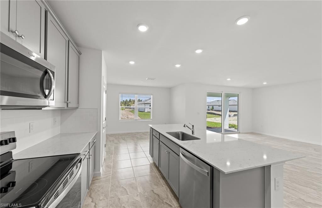616 Oasis Lake Pl, Lehigh Acres, FL 33936 Photo