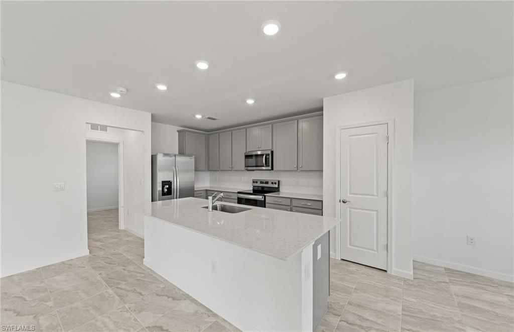 616 Oasis Lake Pl, Lehigh Acres, FL 33936 Photo