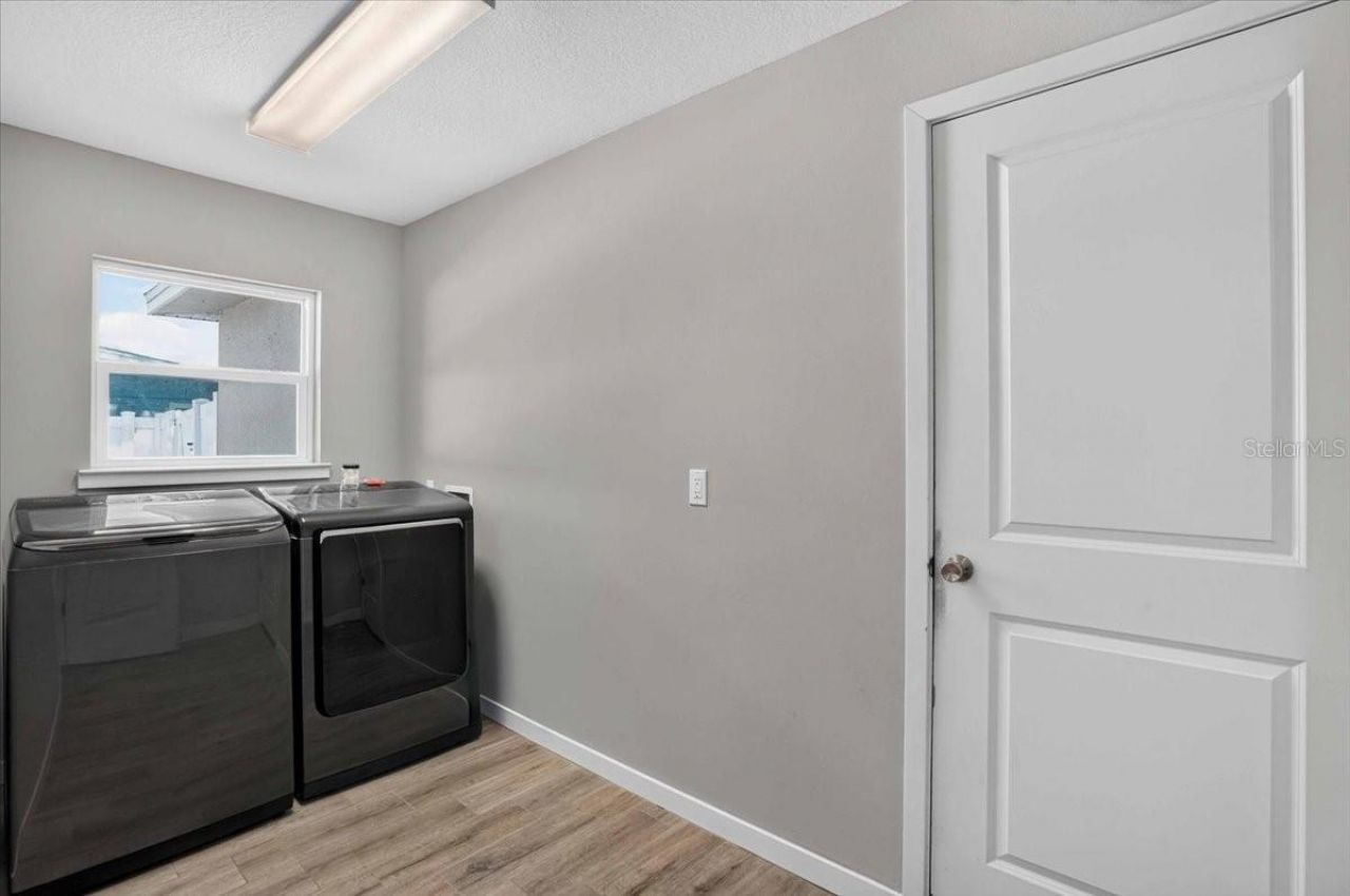 2011 Outer Drive, Unit 1, Sarasota, FL 34231 Photo