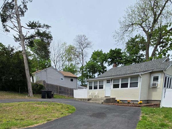 101 Wyona Avenue , Selden, NY 11784