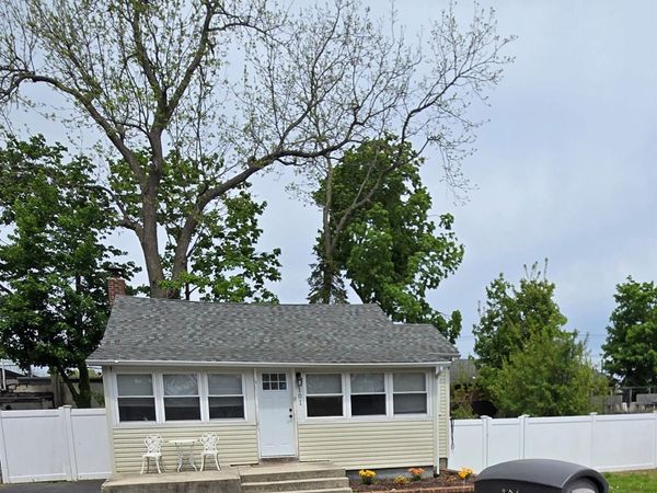 101 Wyona Avenue, Selden, NY 11784