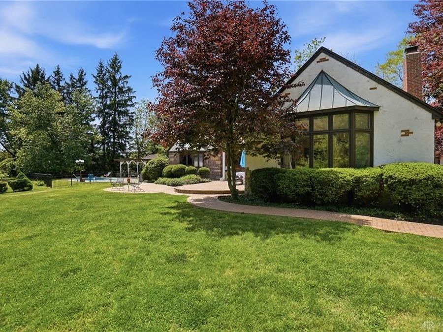 Property Image 100