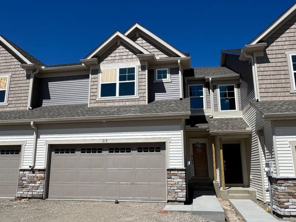 219 Huntington Drive, Waconia, MN 55387