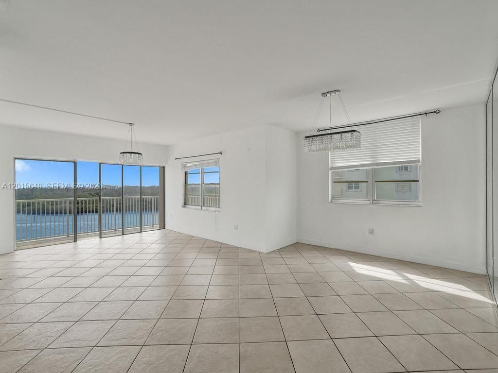 300 Bayview Dr , Unit 906, Sunny Isles Beach, FL 33160 Photo