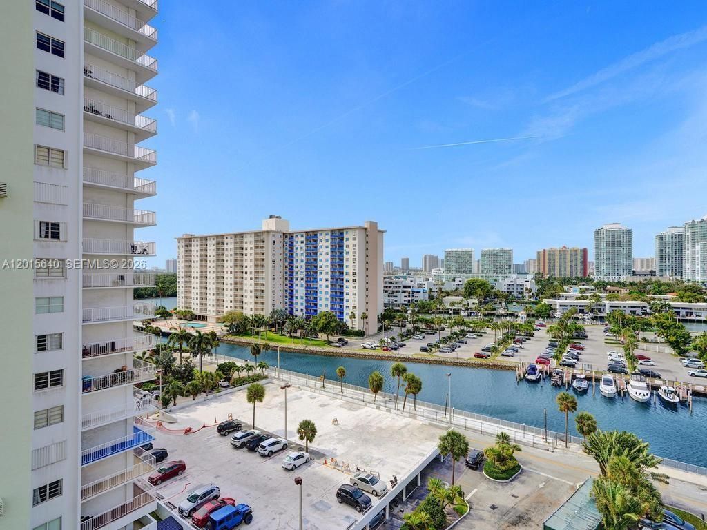 300 Bayview Dr , Unit 906, Sunny Isles Beach, FL 33160 Photo