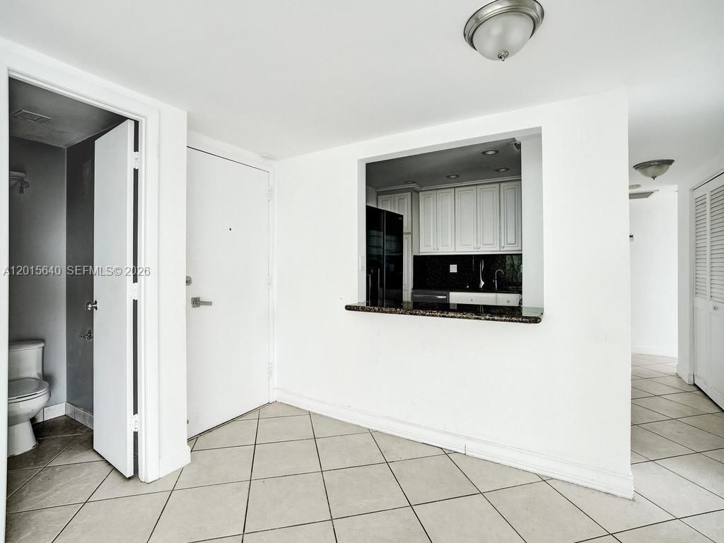 300 Bayview Dr , Unit 906, Sunny Isles Beach, FL 33160 Photo