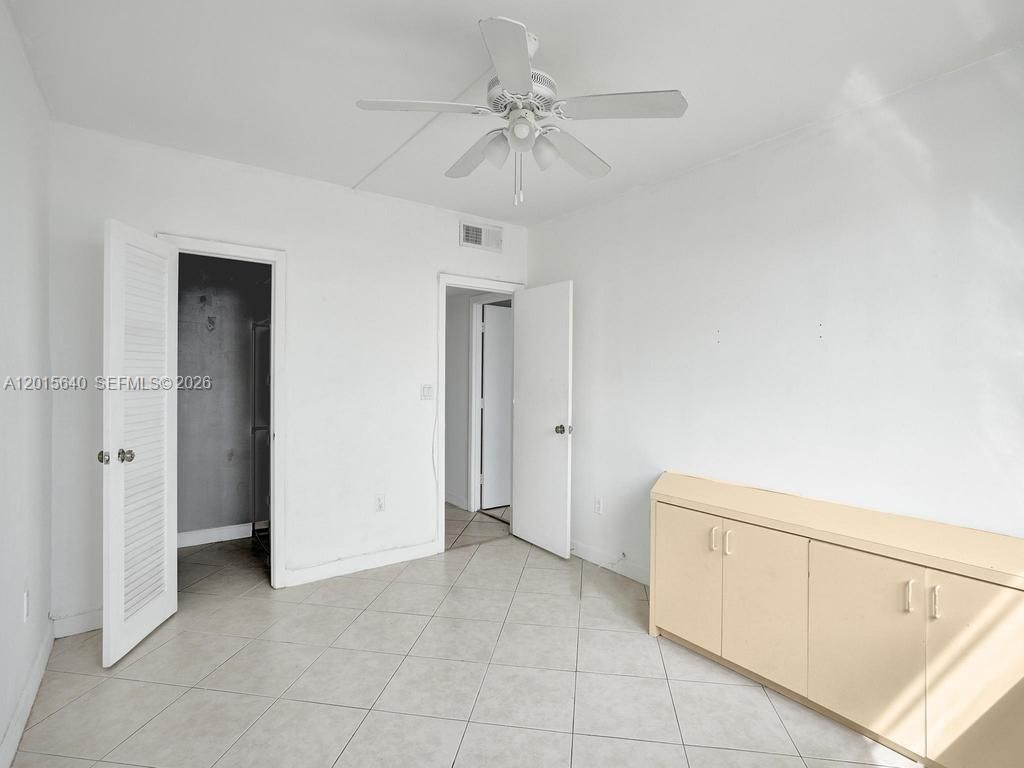 300 Bayview Dr , Unit 906, Sunny Isles Beach, FL 33160 Photo
