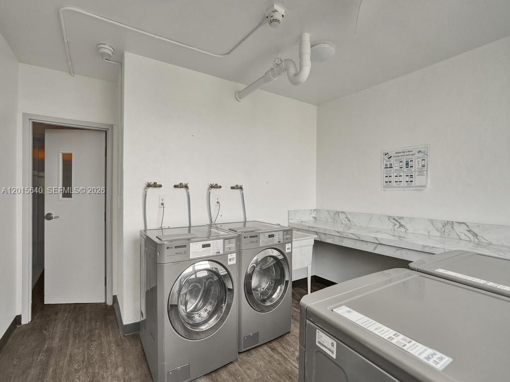 300 Bayview Dr , Unit 906, Sunny Isles Beach, FL 33160 Photo