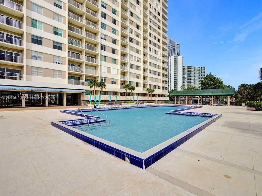 300 Bayview Dr , Unit 906, Sunny Isles Beach, FL 33160 Photo