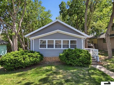 4851 Hillside Street , Lincoln, NE 68506