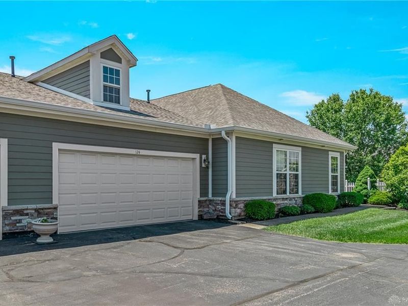 124 Abbey Drive, Springboro, OH 45066 Photo 2