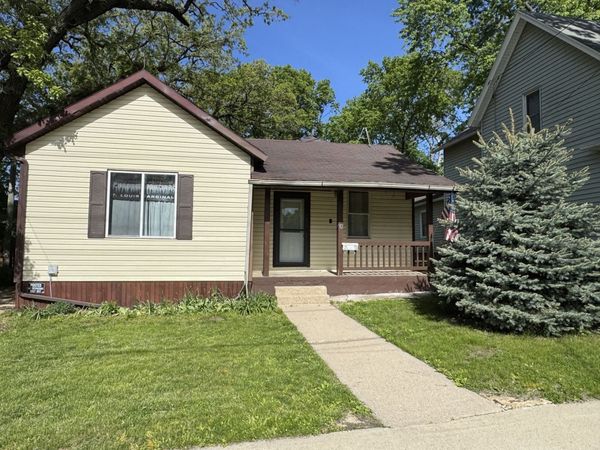 512 Highland Avenue , Dixon, IL 61021