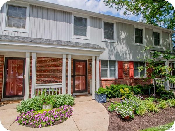 9019 W Swan Circle, Brentwood, MO 63144