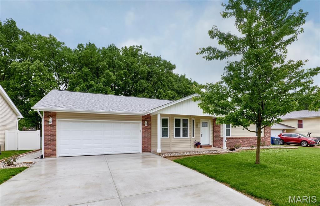 806 S Yosemite Court, Saint Peters, MO 63376 Main Photo