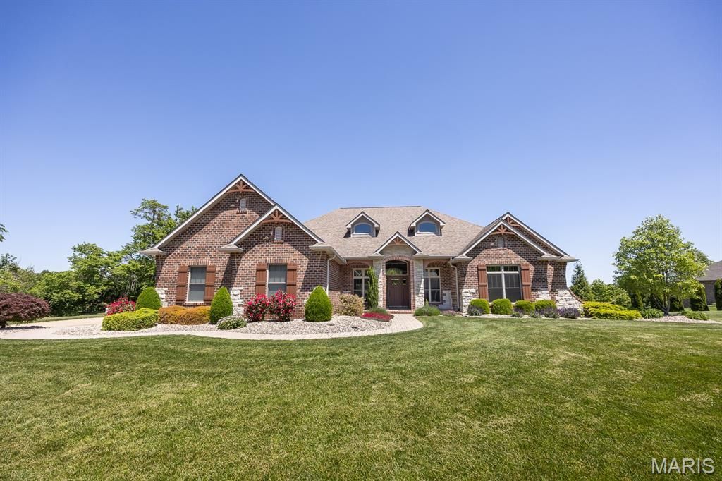 1916 Windcrest Drive, O Fallon, IL 62269 Main Photo