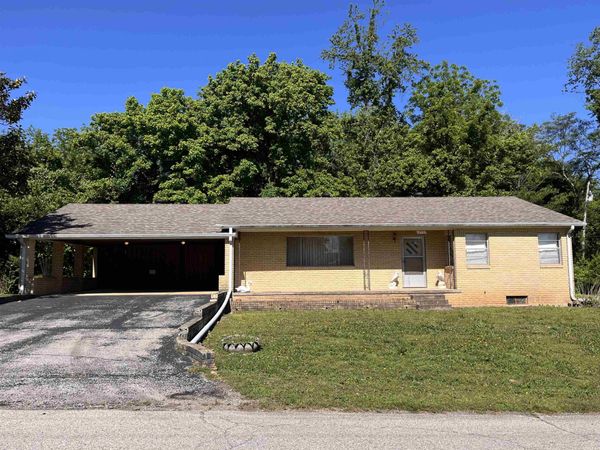 275 S third Street, Mammoth Spring, AR 72554