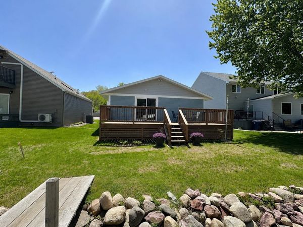 1300 Joy Loy Ln , Wahpeton, IA 51351