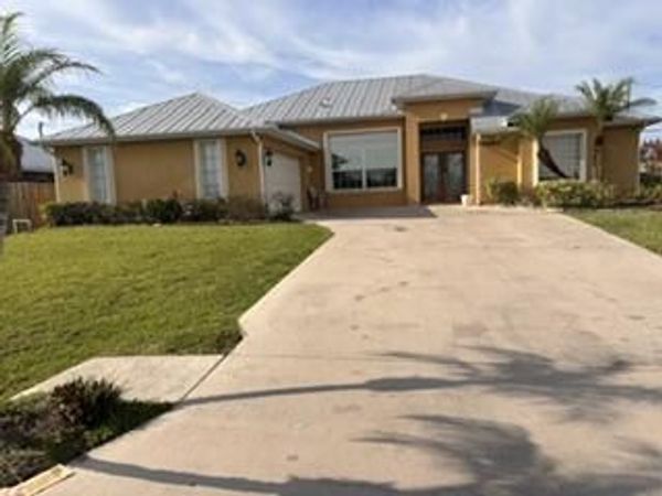 5451 NW Empress Circle, Port St. Lucie, FL 34983