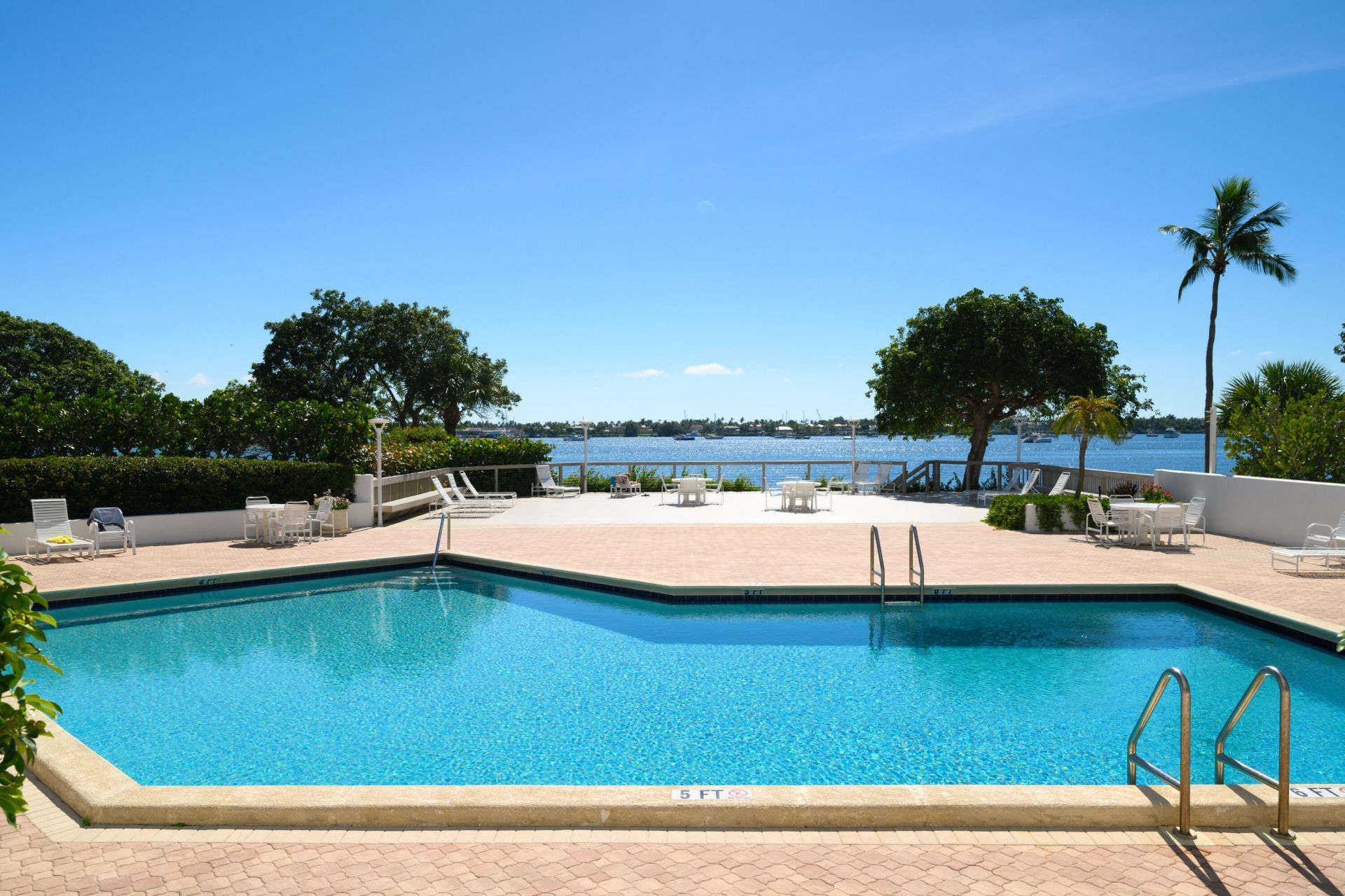 5600 N Flagler Drive, Unit 910, West Palm Beach, FL 33407 Photo