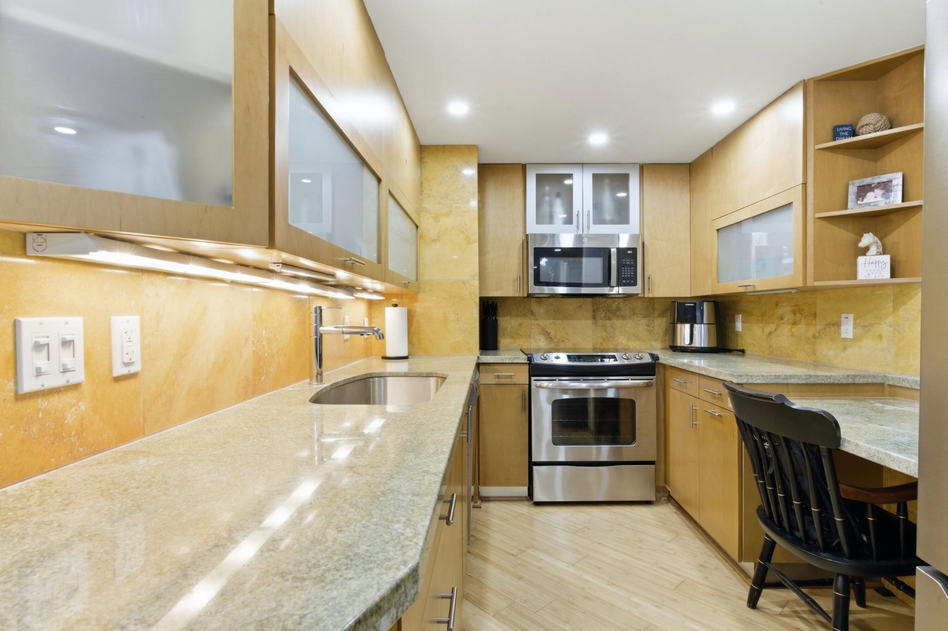 5600 N Flagler Drive, Unit 910, West Palm Beach, FL 33407 Photo