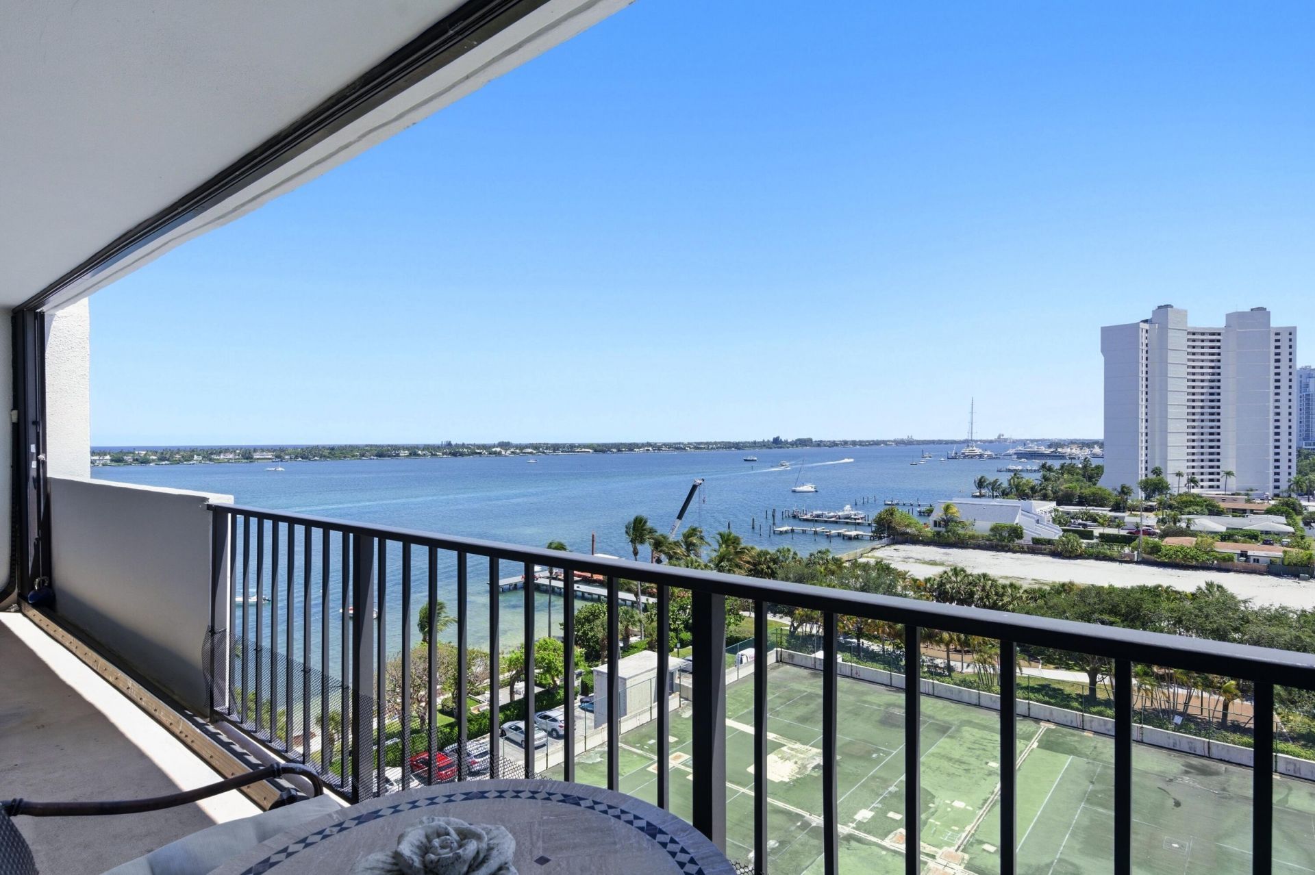 5600 N Flagler Drive, Unit 910, West Palm Beach, FL 33407 Photo