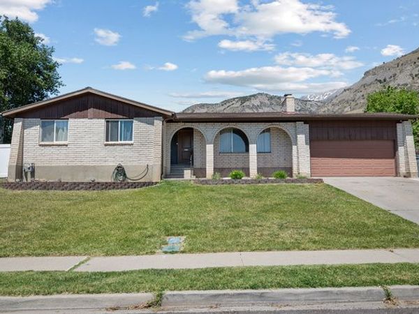 1571 E CHEROKEE DR S, Pleasant Grove, UT 84062