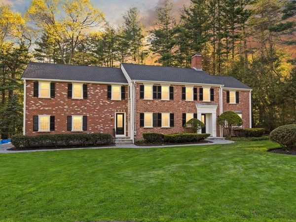 35 Grey Lane, Lynnfield, MA 01940