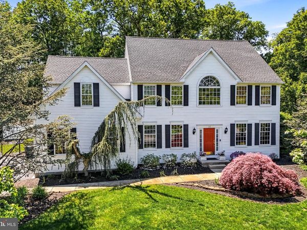 23 HUNTINGTON DRIVE, BURLINGTON, NJ 08016